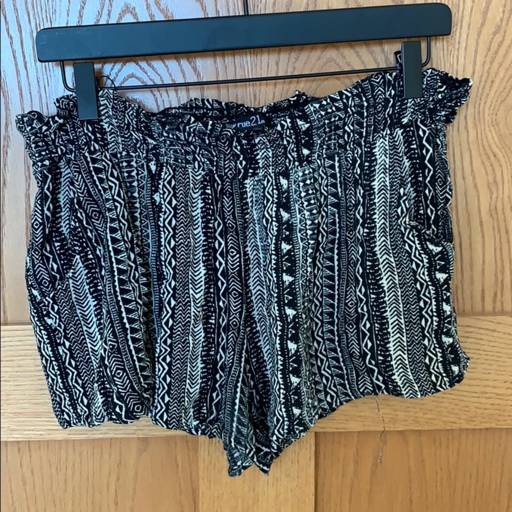Rue 21 Aztec print shorts Size XL